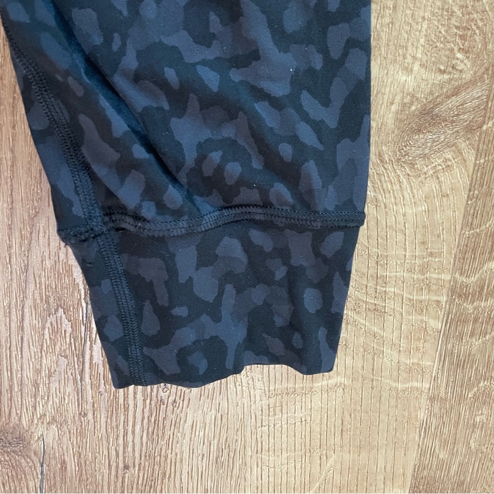 lululemon athletica Black Patterned Joggers - Picture 3 of 7